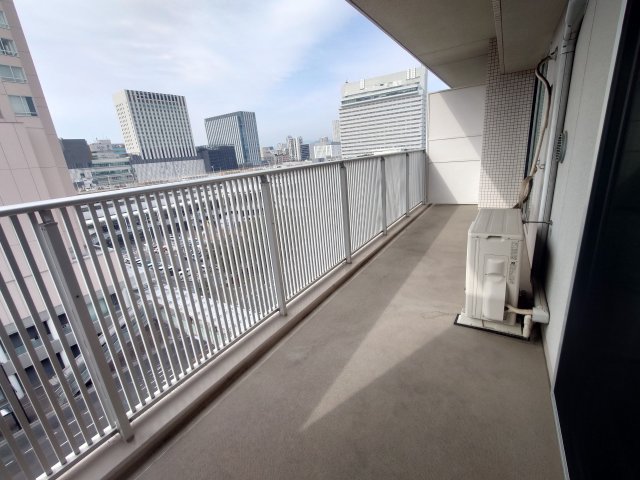 バルコニー　同物件別号室の写真です。