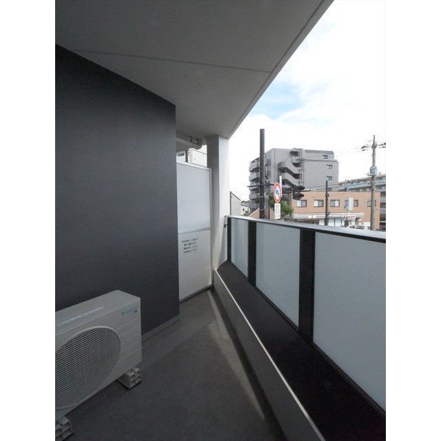 バルコニー　お洗濯にも便利なバルコニー付き