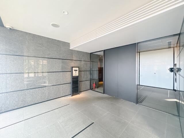 ロビー　風除室