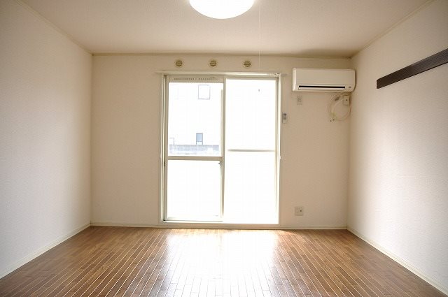 居室・リビング　洋室8畳