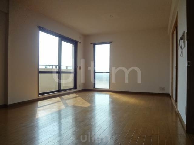 居室・リビング　室内