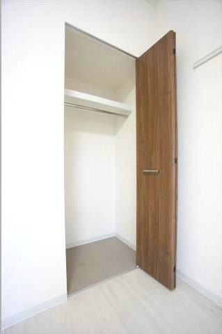 収納　※入居中の為、同間取りの別部屋写真です。