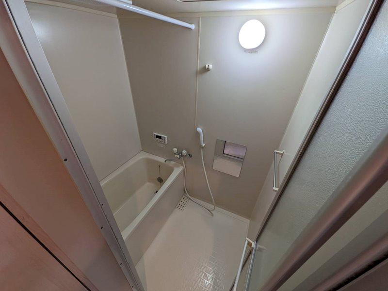 バス・シャワールーム　ゆったり浴槽に入れます