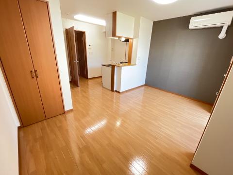 居室・リビング　室内