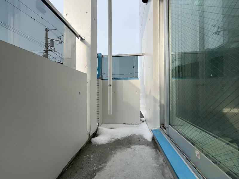 バルコニー　バルコニーが付いていますので一息ついてみてはいかがですか。