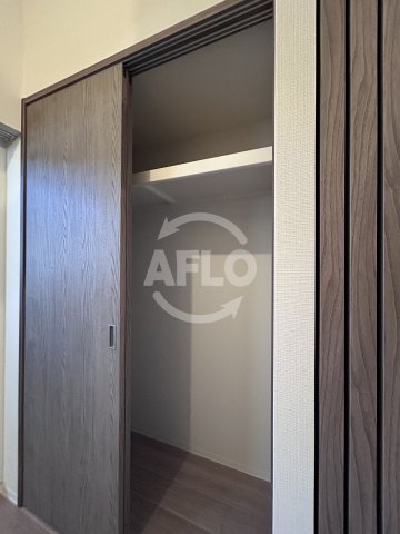 収納　コンフォリア・リヴ淡路　クローゼット