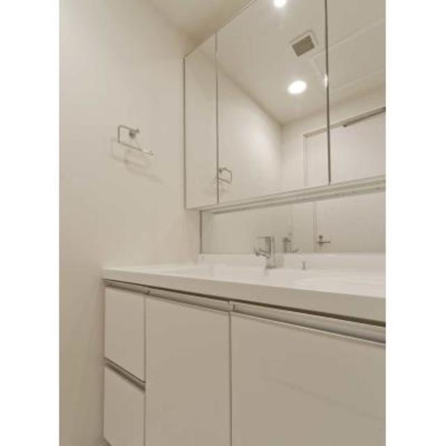 洗面設備　※写真は同タイプ住戸です。