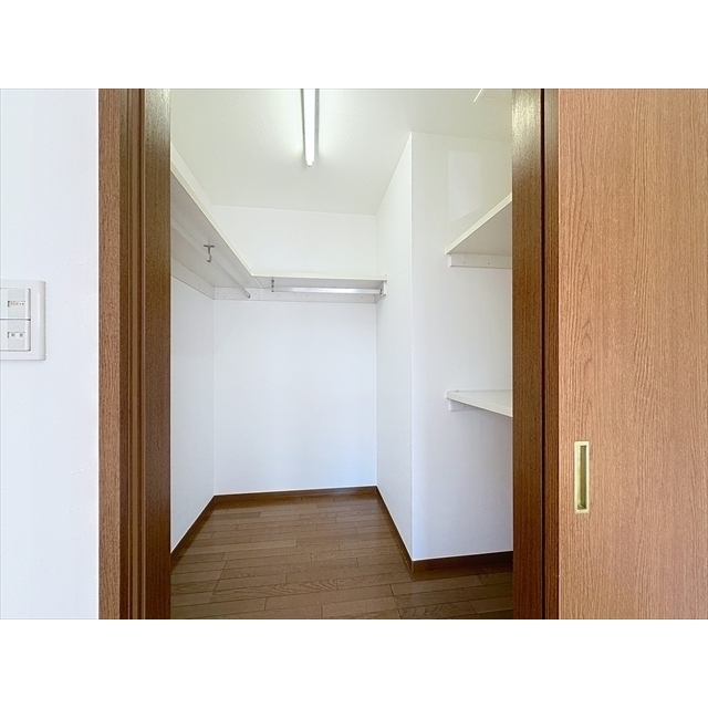 収納　大量収納のウォークインクローゼット