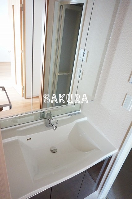 洗面設備　身支度に欠かせない独立洗面台♪