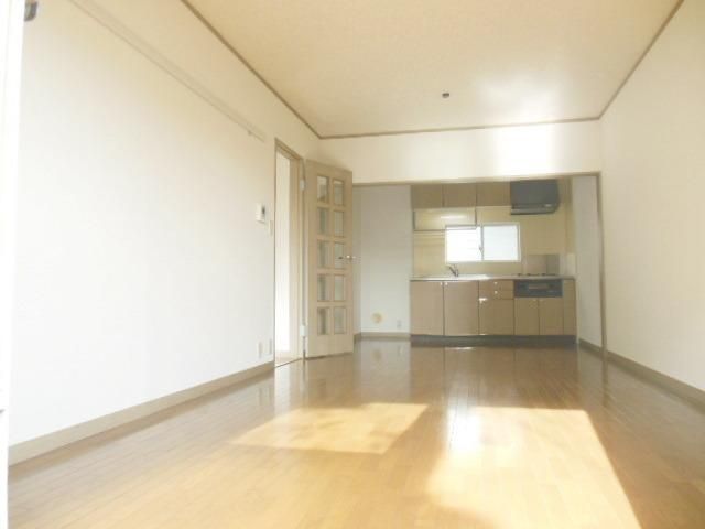 居室・リビング　★南向きの14帖リビングですよ★