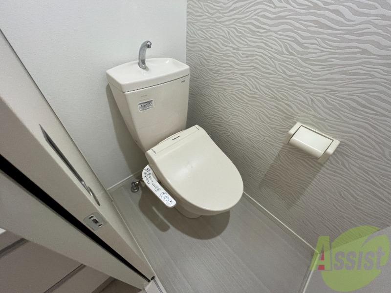 トイレ　トイレは温水洗浄便座付で快適に過ごせそうですね。