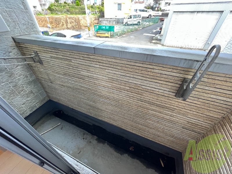 バルコニー　バルコニーは洗濯物を干すスペースがありましたよ。