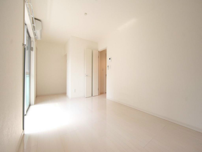 居室・リビング　洋室9.5帖　クローゼット付（収納充実してます）