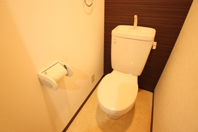 トイレ　※別室の参考写真の為、現況優先です。