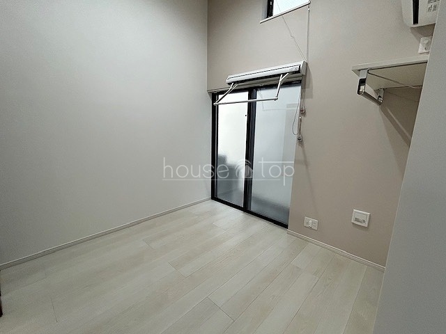 居室・リビング　◆アクセントクロスを施しております♪