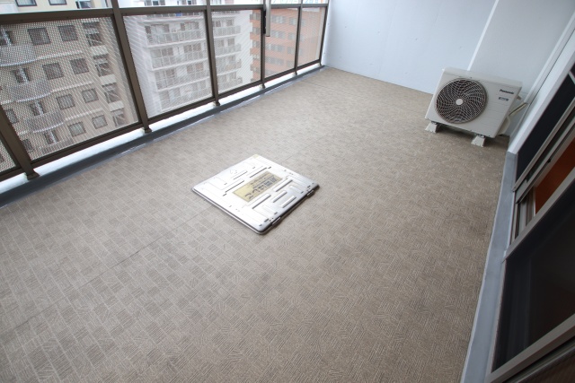 バルコニー　※別部屋の参考写真のため、現状優先です。