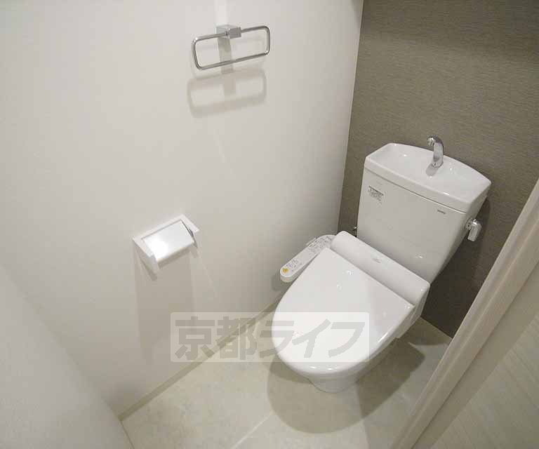 トイレ　ウォシュレット付いています。