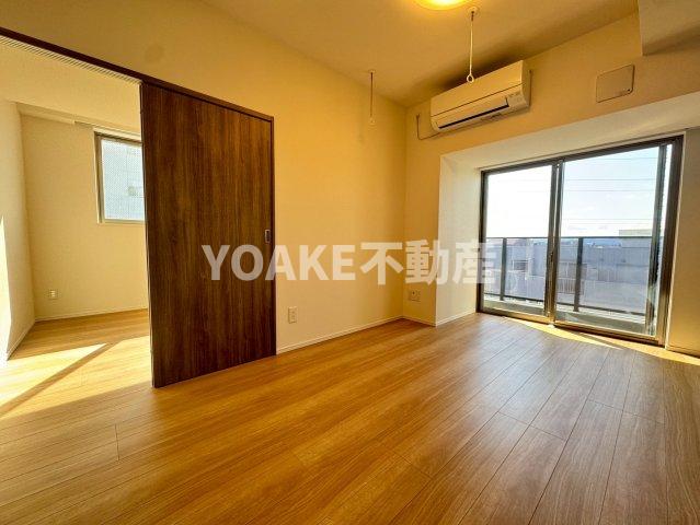 居室・リビング　画像は別部屋のものです。相違がある場合、現況優先。