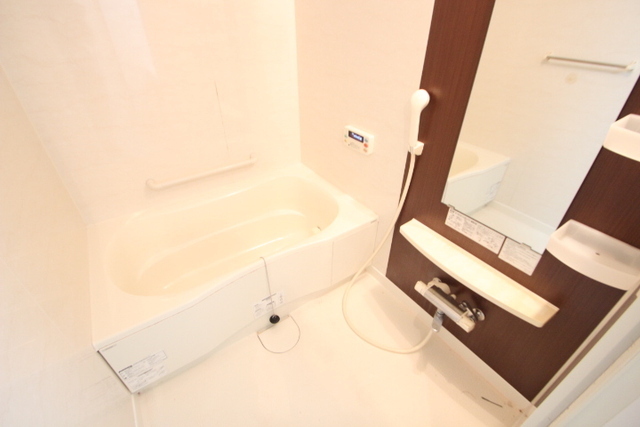 バス・シャワールーム　※他部屋の写真です。