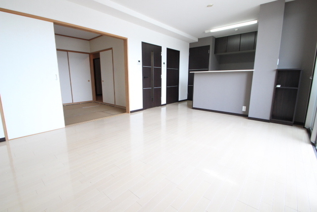 居室・リビング　※他部屋の写真です。