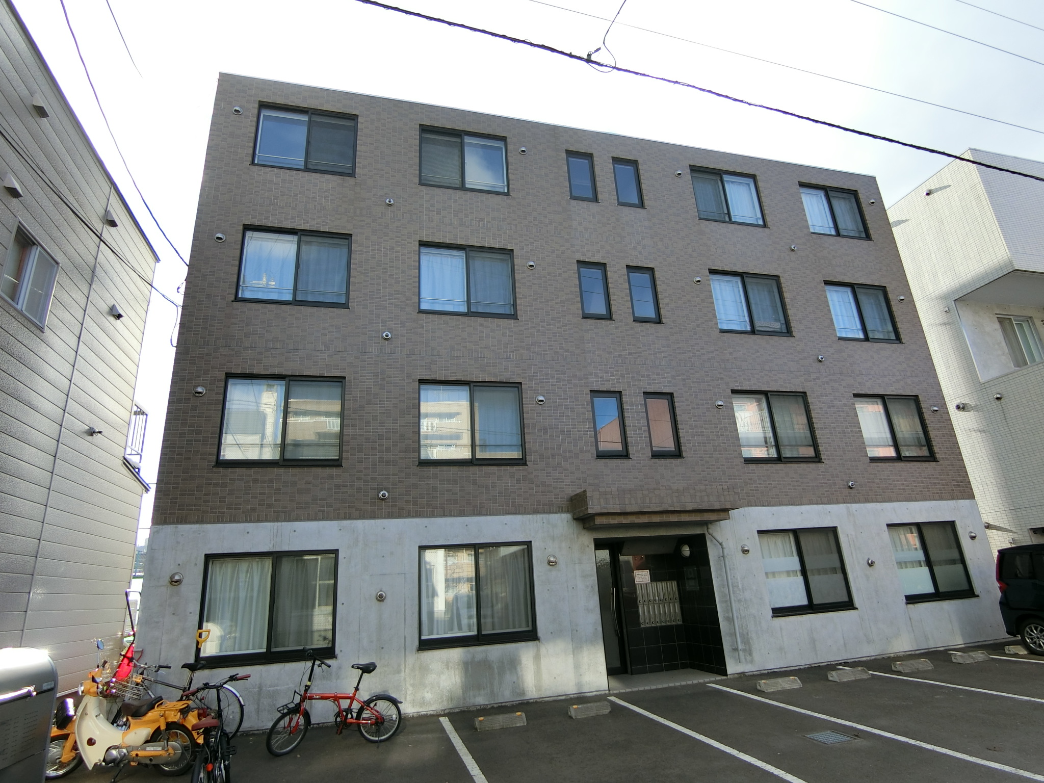 建物外観　敷金・礼金・前家賃不要で契約可能です☆