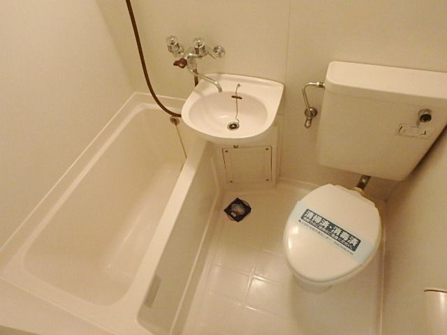 バス・シャワールーム　バスルーム