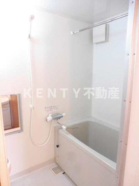 バス・シャワールーム　落ち着いた空間のお風呂です