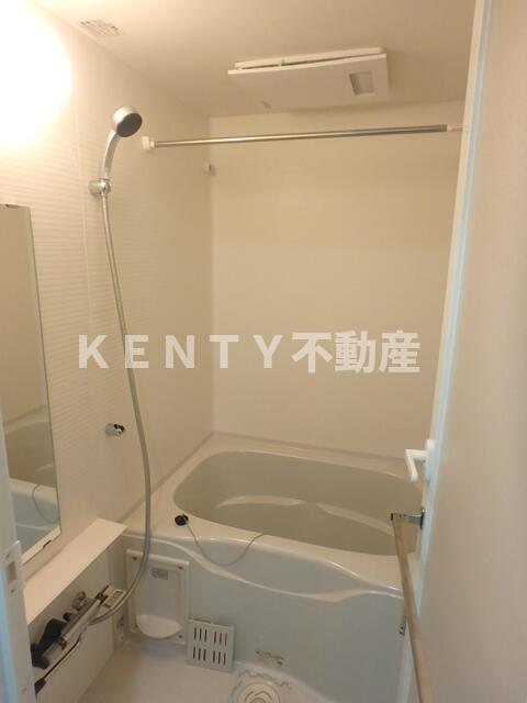 バス・シャワールーム　落ち着いた空間のお風呂です