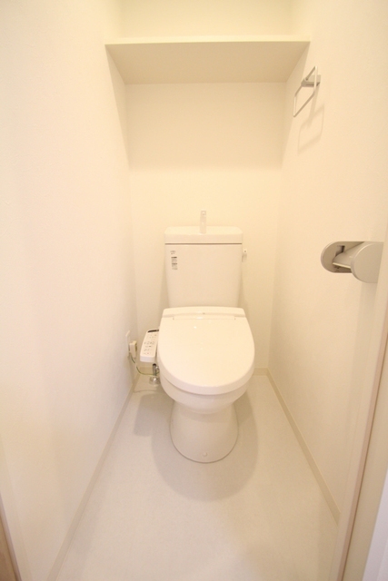 トイレ　※他のお部屋の参考写真です。