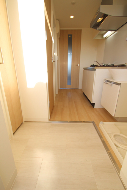 玄関　※他のお部屋の参考写真です。