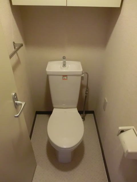 トイレ　清潔感のあるトイレですよ。