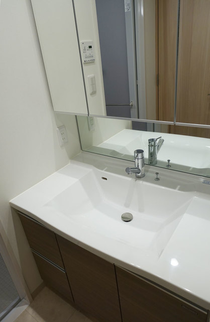 洗面設備　※写真は同タイプ住戸です。