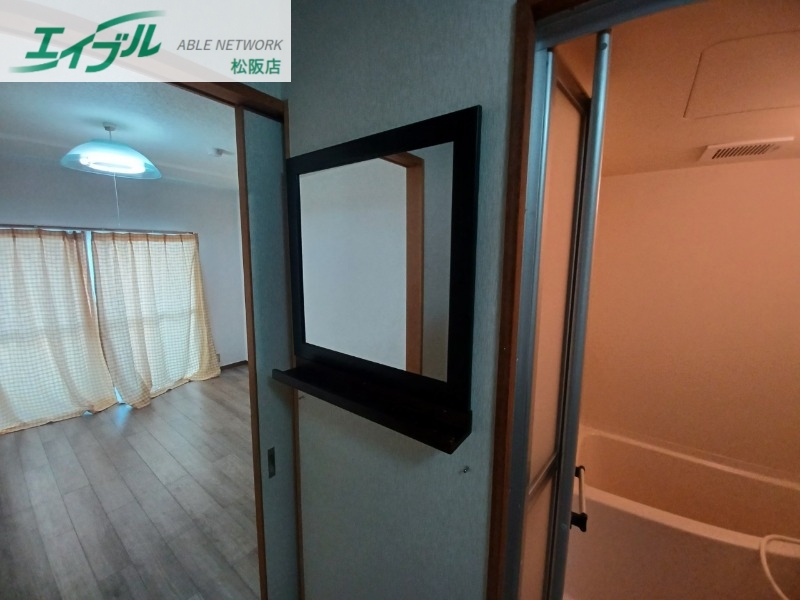 洗面設備　同型反転タイプ