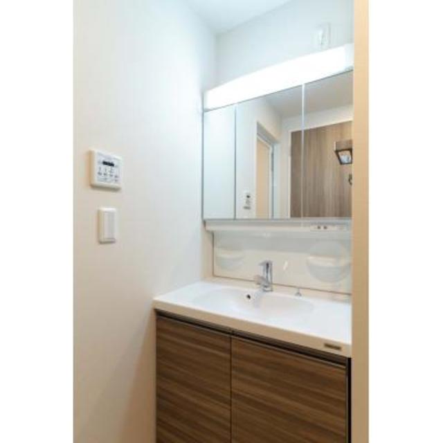 洗面設備　※写真は同タイプ住戸です。