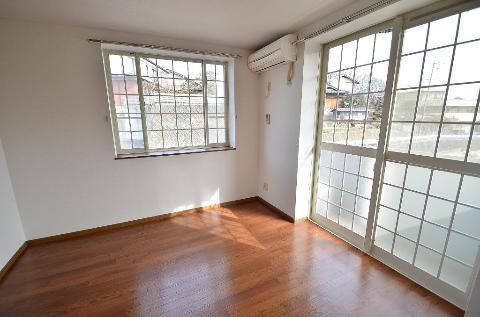 居室・リビング　室内