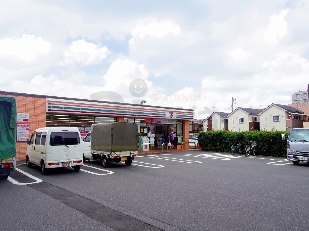 コンビニ　セブンイレブン練馬春日町4丁目店（コンビニ）まで1090m