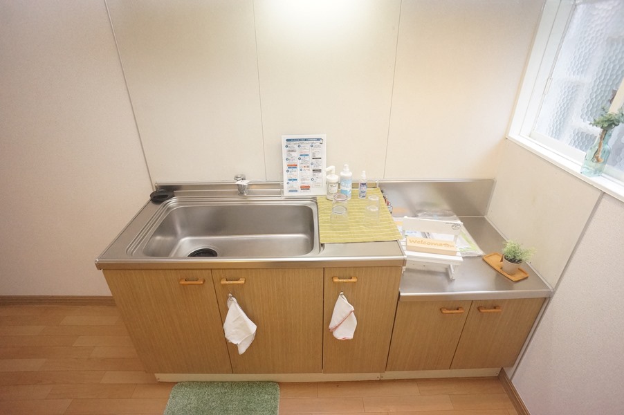 コンビニ　ミニストップ藤沢宮前店（コンビニ）まで191m