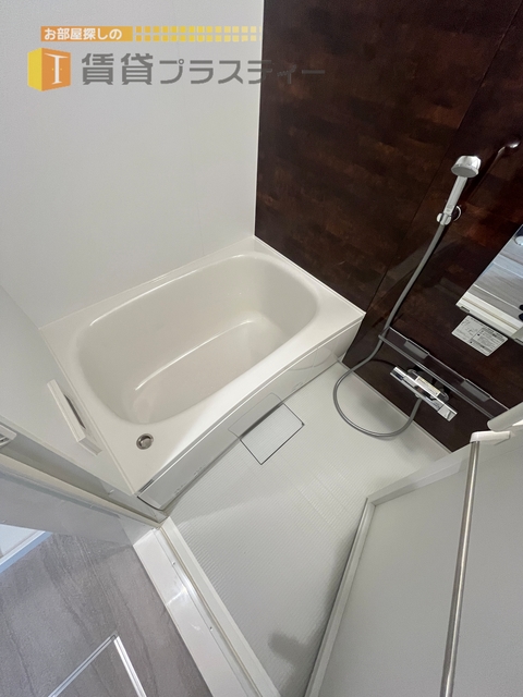 バス・シャワールーム　洗い場も広々としたバスルーム。