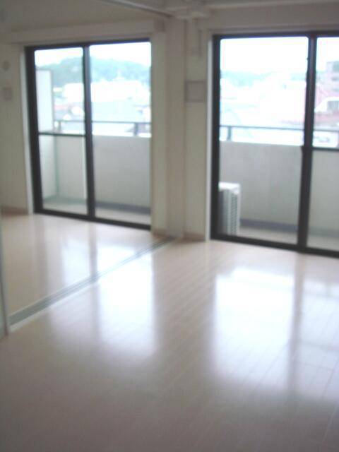 居室・リビング　エアコン付きです