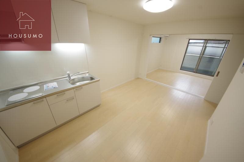 居室・リビング　こちらのリビングで趣味の時間をお楽しみください