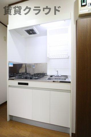 キッチン　コンパクトなキッチンで掃除もラクラク