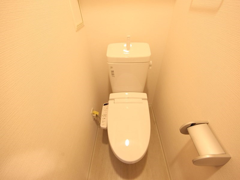 トイレ　温水洗浄暖房便座付トイレ