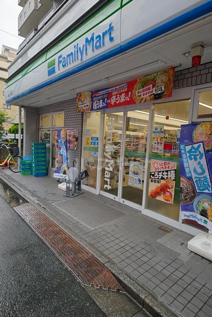 コンビニ　ファミリーマート/赤羽一番街店（コンビニ）まで60m