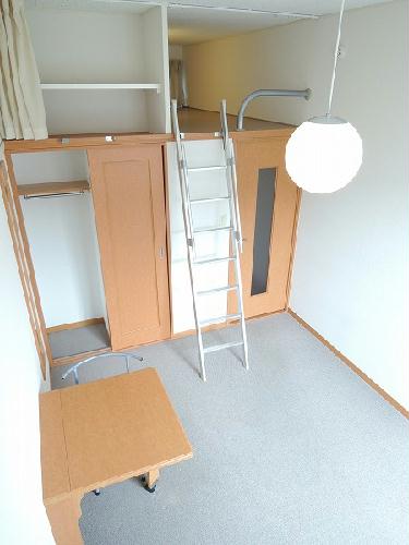 居室・リビング　ロフト付き部屋