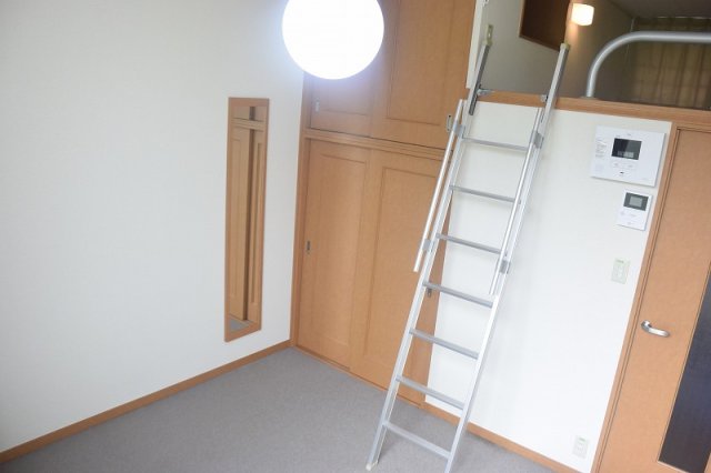 レオパレスパルクの居間写真