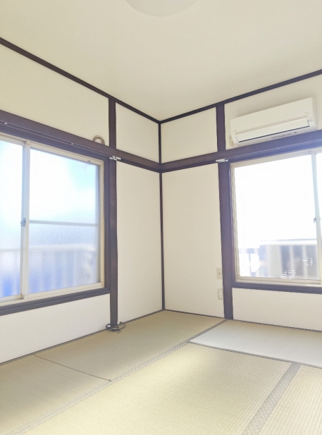 居室・リビング　最上階・角部屋・二面採光☆