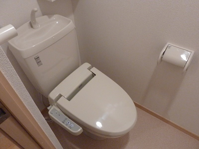 トイレ　温水洗浄便座