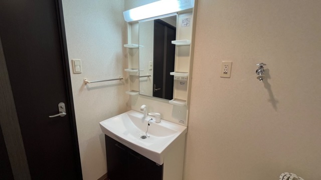 洗面設備　明るい洗面所です★