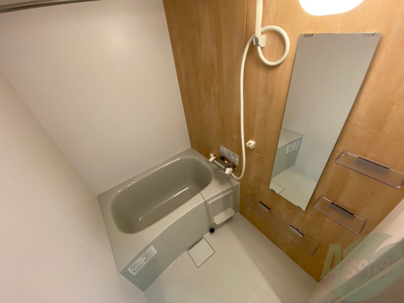 バス・シャワールーム　お風呂になります。一日の疲れを癒してくださいね。