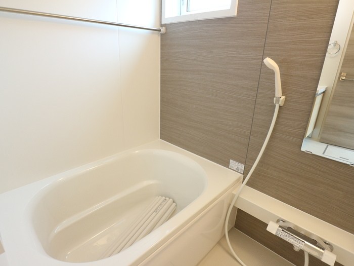 バス・シャワールーム　一日の疲れを癒すバスルームは追い焚き・浴室乾燥機付き☆